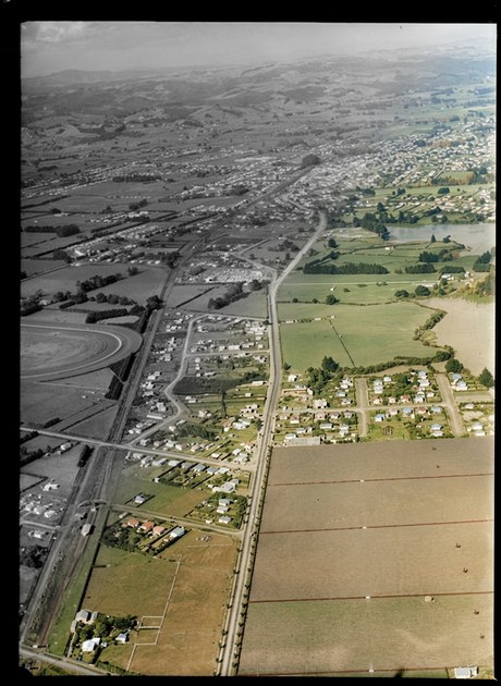Papakura, Auckland, showing Southern Motorway and surrounding area