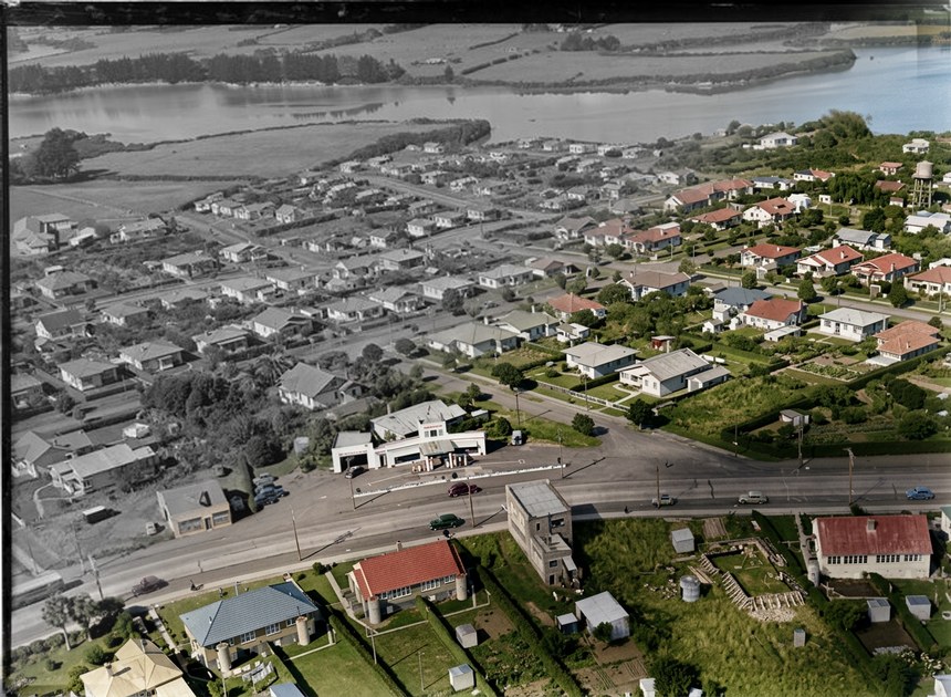 Otahuhu, Auckland, houses and business premises including Knight's petrol station