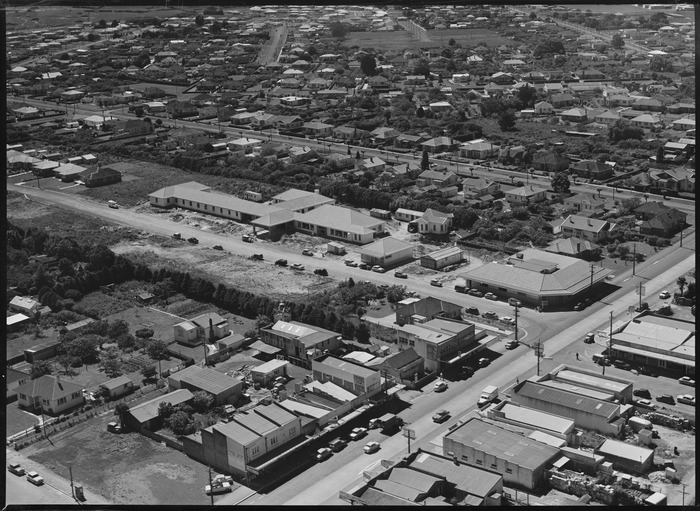 Original photograph: Papatoetoe, Manukau, Auckland, with Papatoetoe Hotel under construction