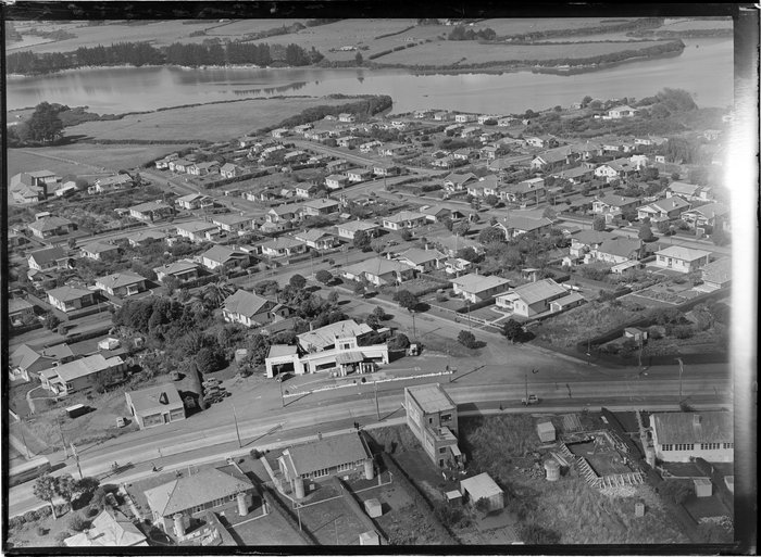 Original photograph: Otahuhu, Auckland, houses and business premises including Knight's petrol station