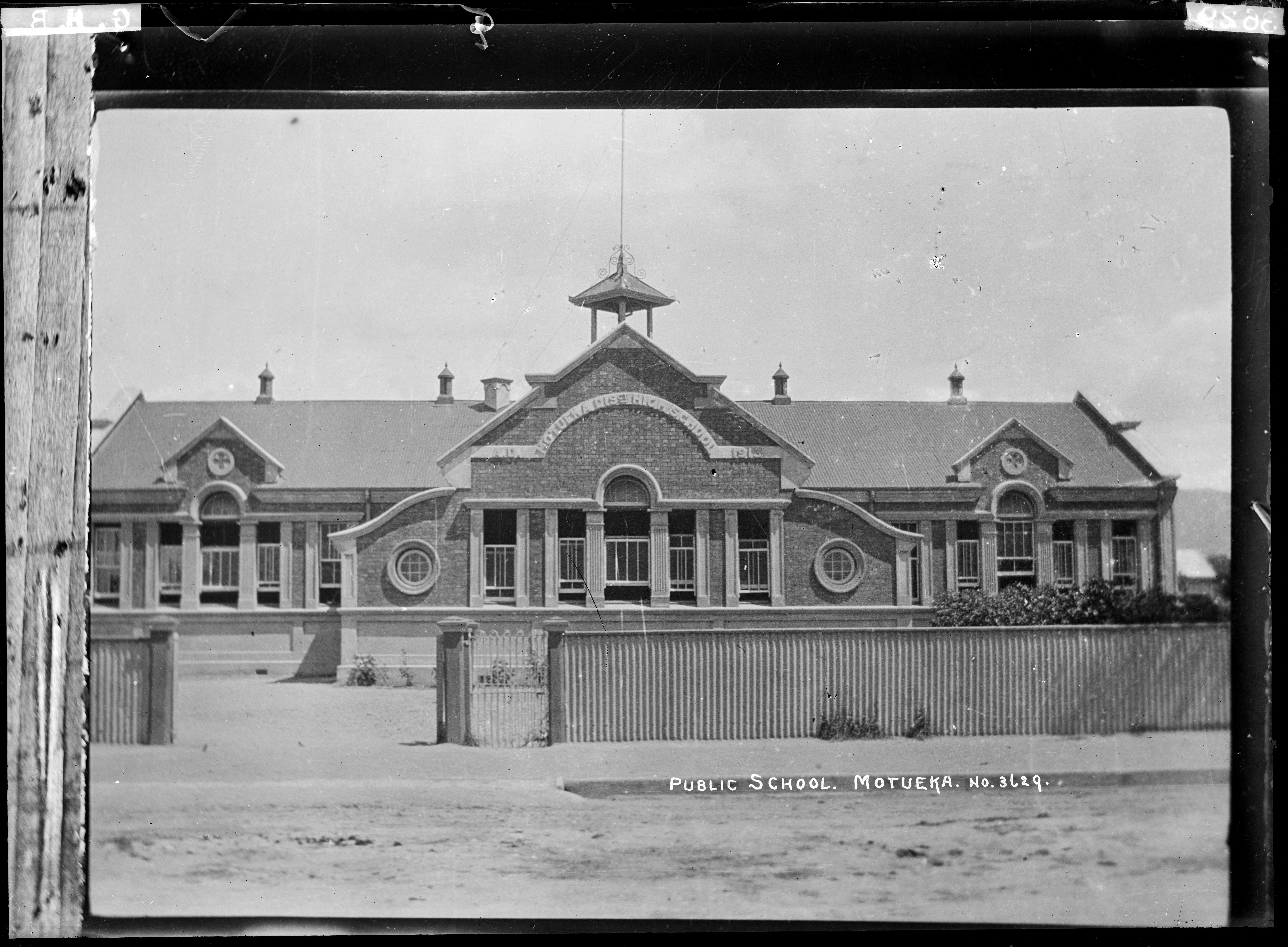 Original photograph: Motueka District High School