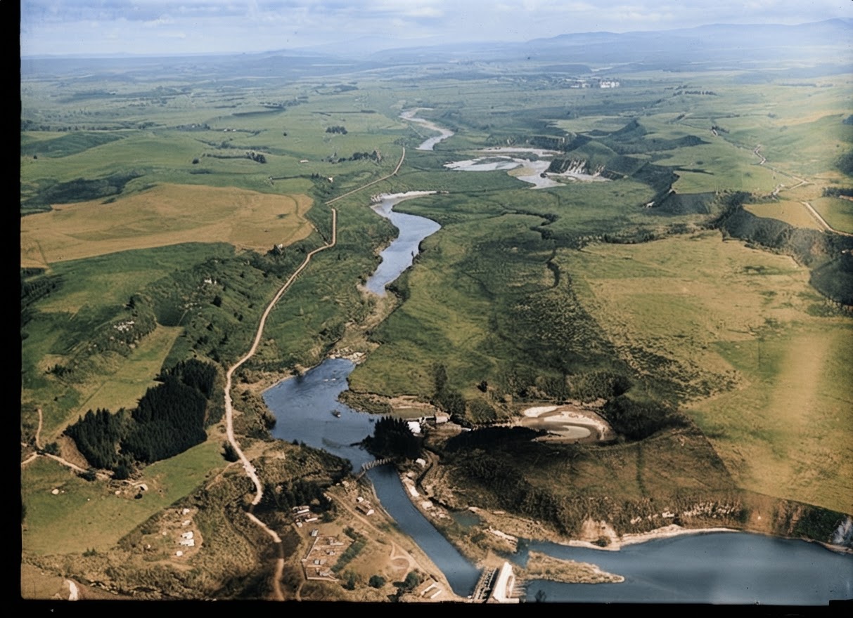 AI colourised photograph: Horahora Hydro, Waipa District