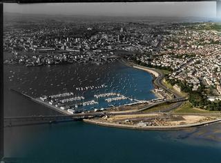 Auckland, including southern end of Harbour Bridge, Westhaven Marina, and St Marys Bay